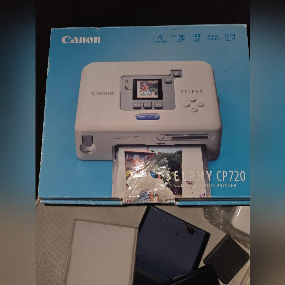 Canon Selphy CP720 Photo Printer in White and Gray